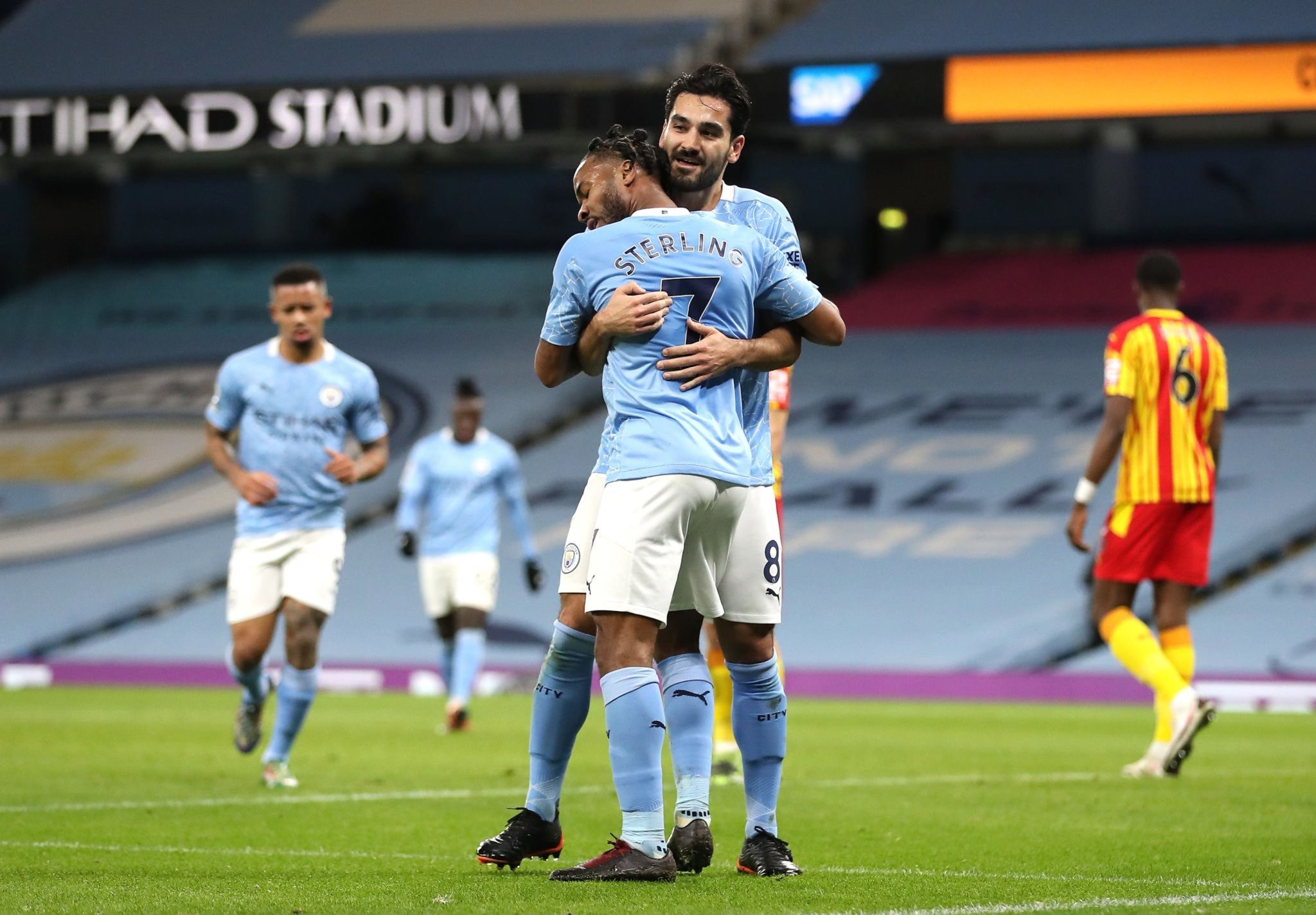 前夺冠的曼 前夺冠的曼